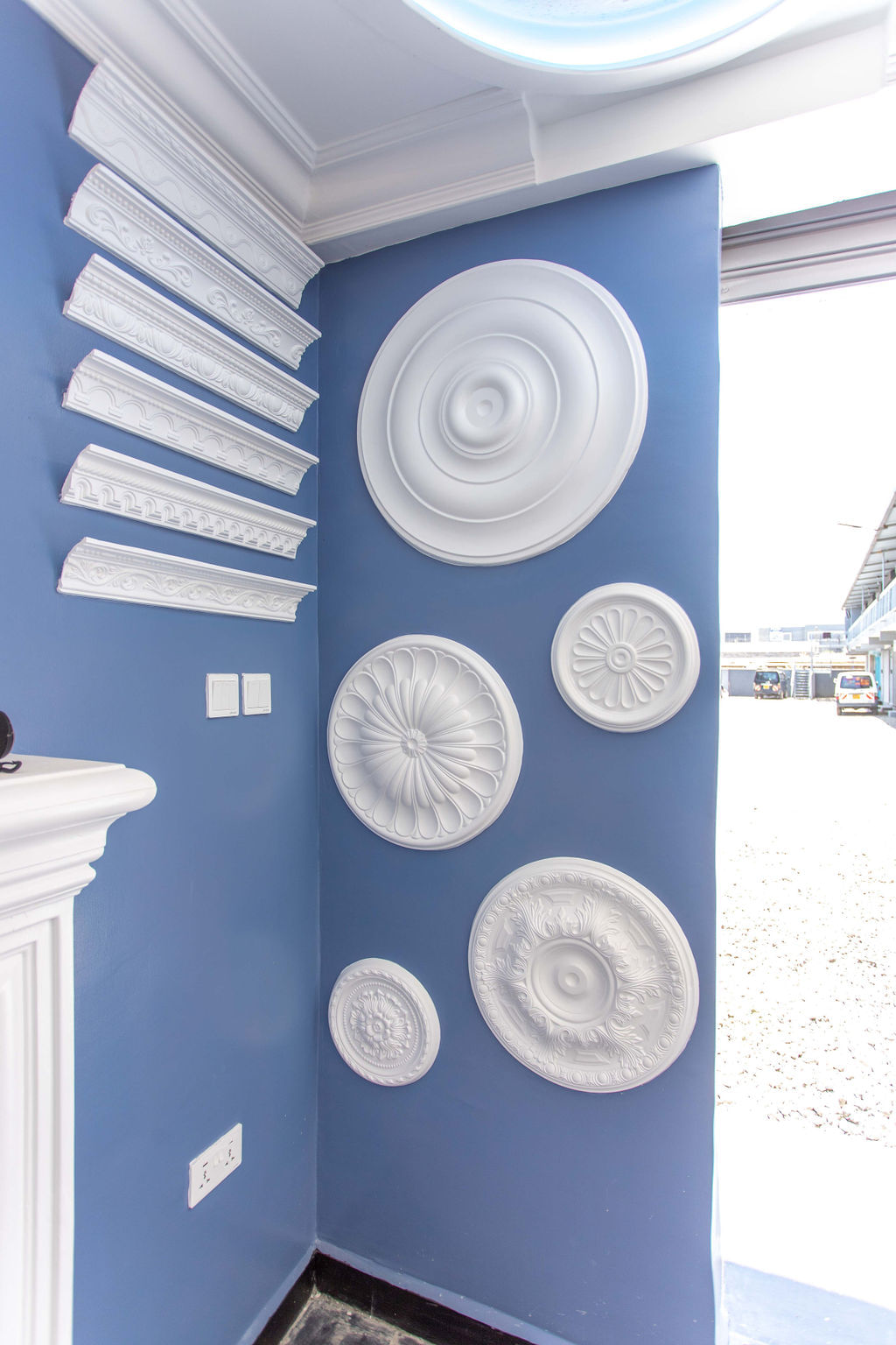 gypsum+showroom+jardin+classics (137) Medallions+Cornices