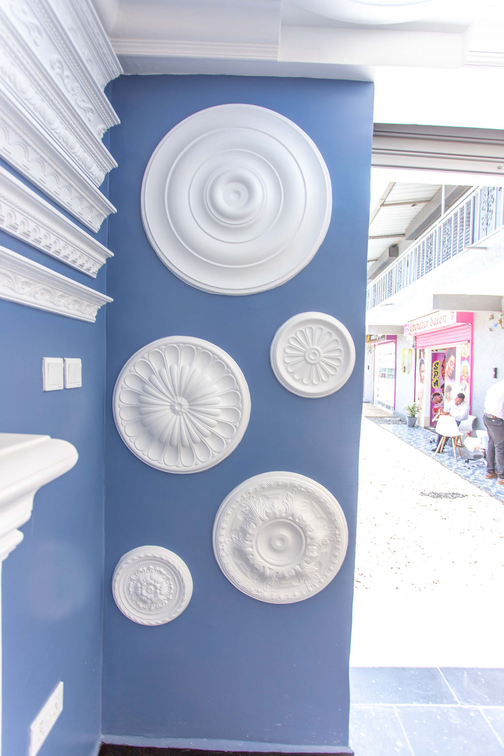 gypsum+showroom+jardin+classics (138) Medallions+Cornices
